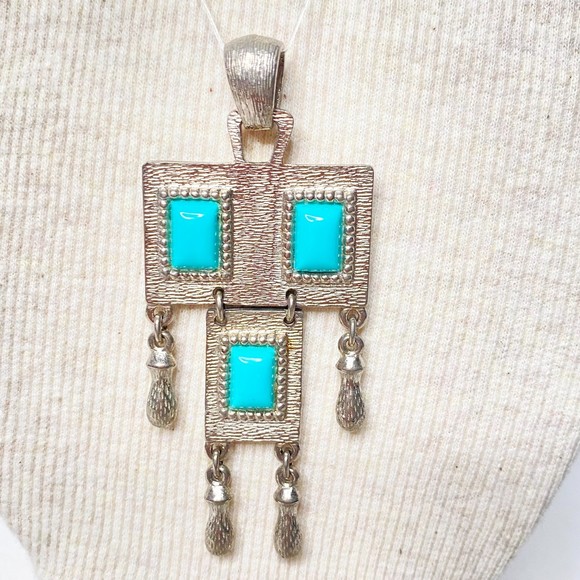 Sarah Covington Pendant Square Silver Tone Green Stone Plates With Tassels - Picture 2 of 7
